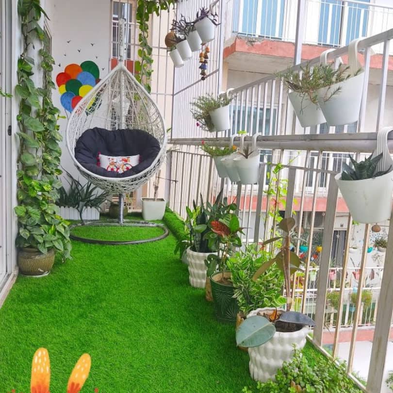 Green Retreat with Layered Planting and Natural Accents